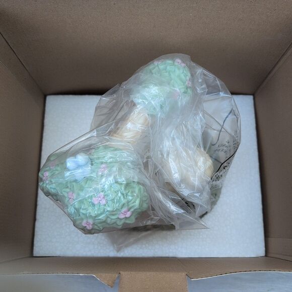 Precious Moments Your Love Lifts Me Higher Limited Edition Figurine 213004 New - Picture 7 of 15